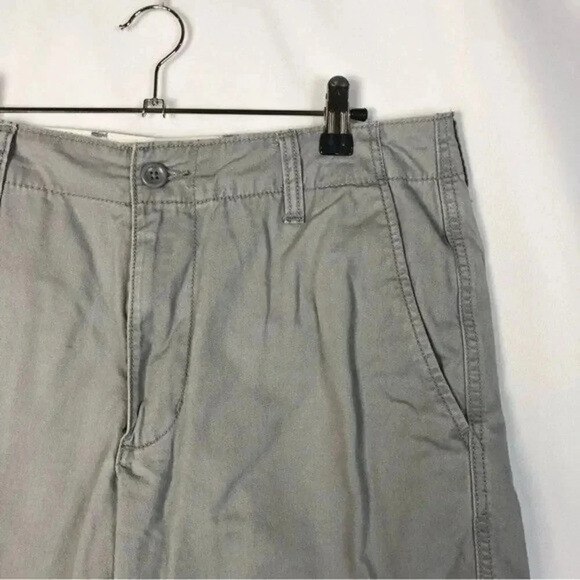 Old Navy Gray Lived In Straight Flat Front Chino Shorts 32 - Picture 3 of 3